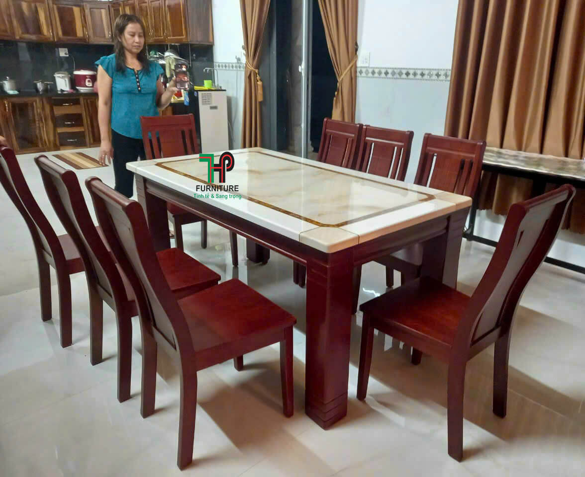 bàn ăn mặt đá (1)